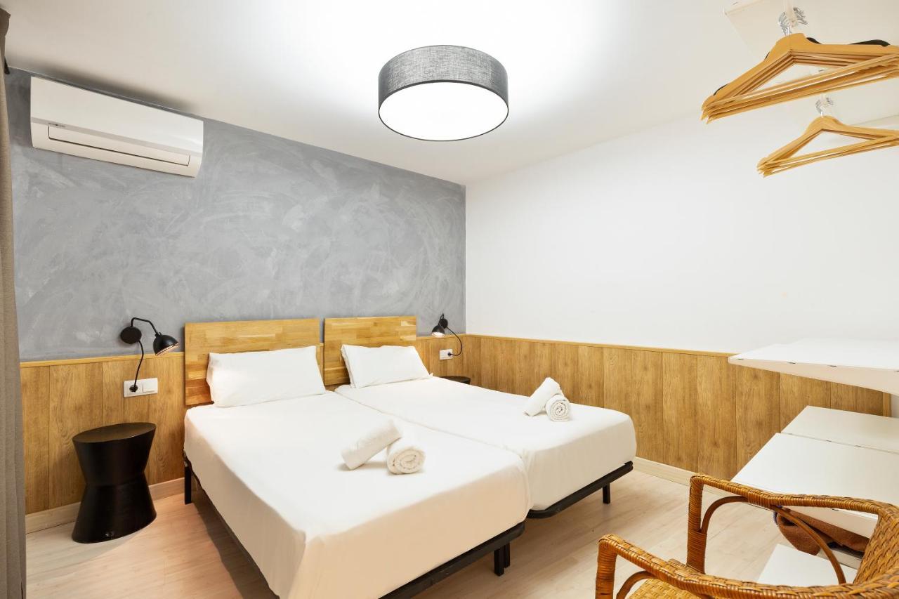 Stay U-Nique Apartments Aribau Barcellona Esterno foto