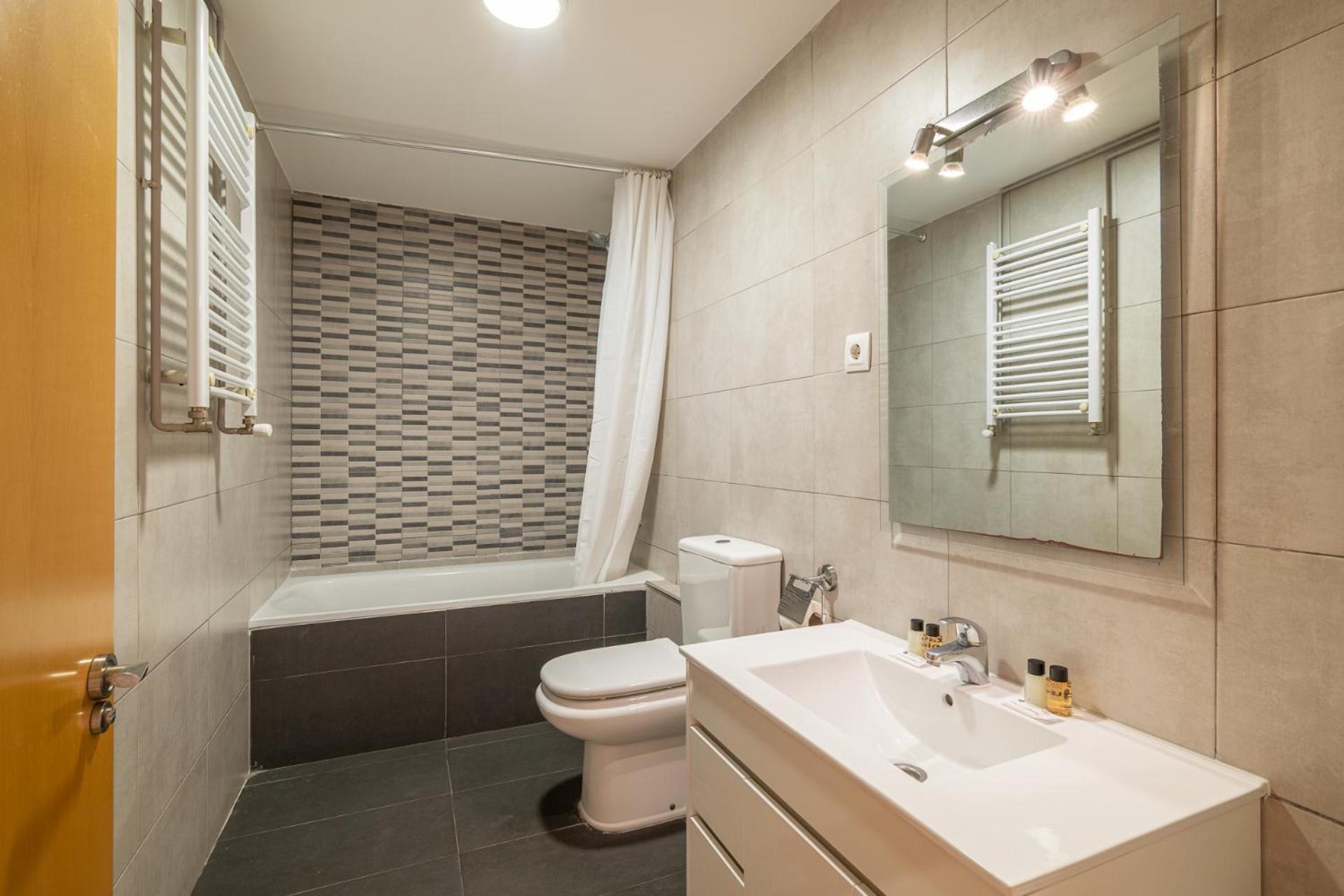 Stay U-Nique Apartments Aribau Barcellona Esterno foto